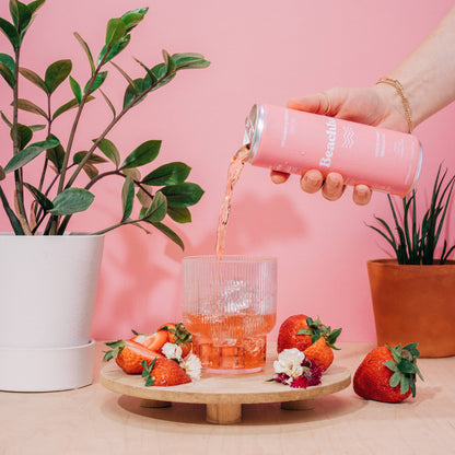 BEACHBALL Organic Iced Tea Can - Strawberry Hibiscus